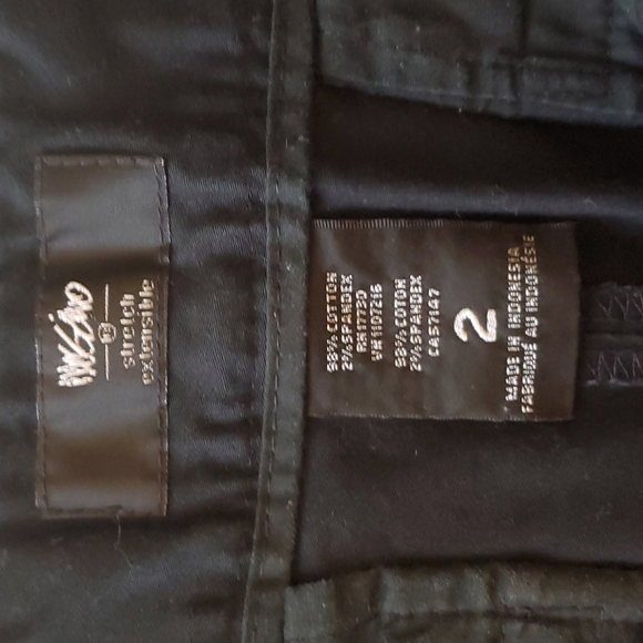 2/$28 Massimo Dress shorts - Picture 3 of 4